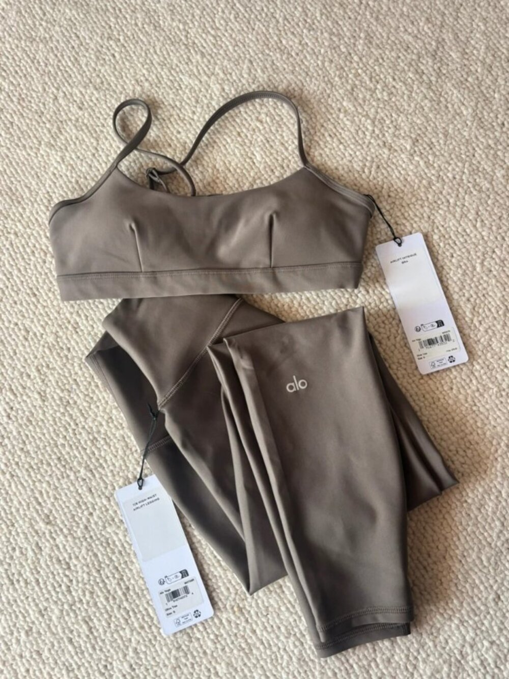 ALO Airlift Intrigue Bra & Legging Set Olive Tree Size S - Picture 2 of 2